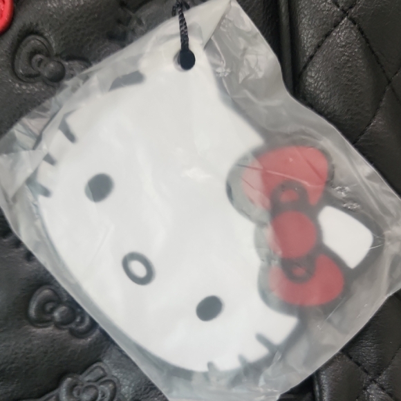 NEW WITH TAGS Juicy Couture Black Quilted Tote with Tassels - Picture 8 of 9